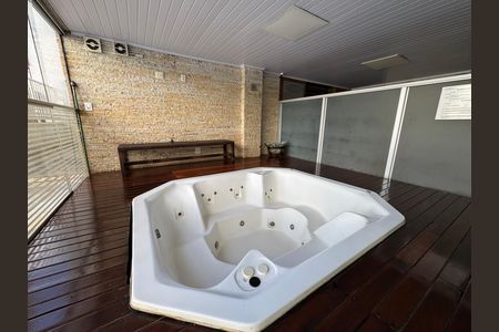 Apartamento para alugar com 80m², 3 quartos e 1 vaga Apartamento para alugar com 80m², 3 quartos e 1 vagaBanheira
