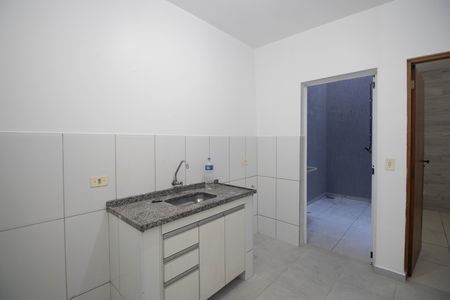 Cozinha  de apartamento para alugar com 1 quarto, 35m² em Vila Nova Galvão, São Paulo