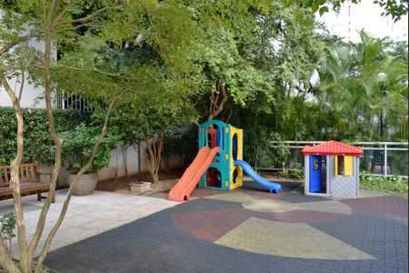 Apartamento à venda com 215m², 3 quartos e 4 vagasPlayground
