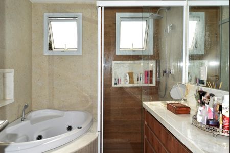 Apartamento à venda com 215m², 3 quartos e 4 vagasBanheiro da Suíte