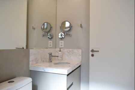 Apartamento à venda com 215m², 3 quartos e 4 vagasBanheiro