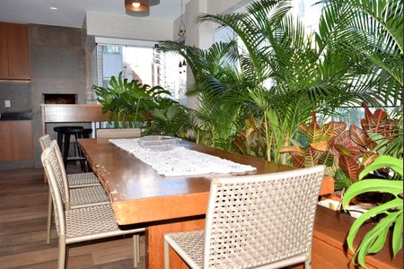 Apartamento à venda com 215m², 3 quartos e 4 vagasVaranda