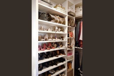 Apartamento à venda com 215m², 3 quartos e 4 vagasCloset da suíte