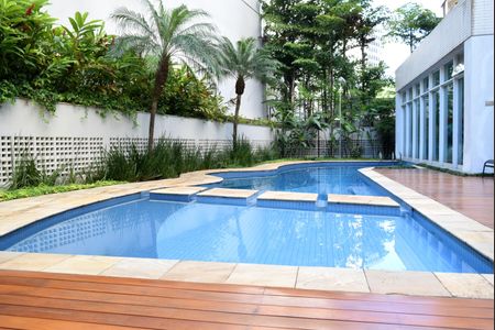 Apartamento à venda com 215m², 3 quartos e 4 vagasPiscina