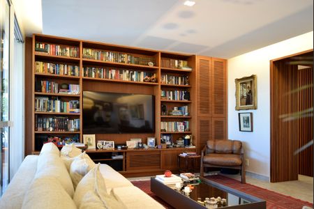 Apartamento à venda com 215m², 3 quartos e 4 vagasSala