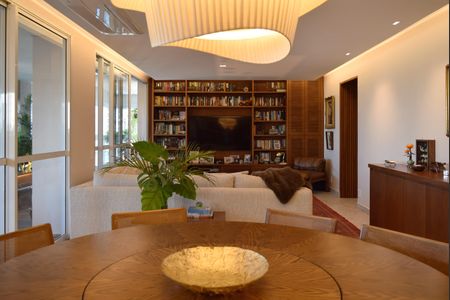 Apartamento à venda com 215m², 3 quartos e 4 vagasSala
