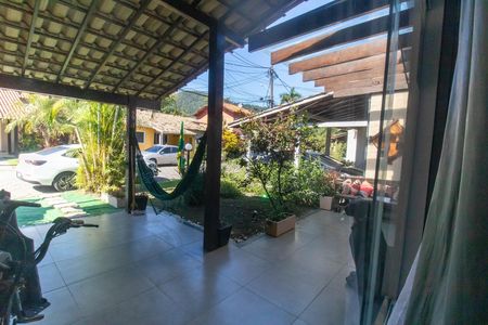 Casa de condomínio à venda com 189m², 3 quartos e 2 vagas Casa de condomínio à venda com 189m², 3 quartos e 2 vagasVista da Suíte