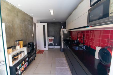 Cozinha de casa de condomínio à venda com 3 quartos, 189m² em Engenho do Mato, Niterói