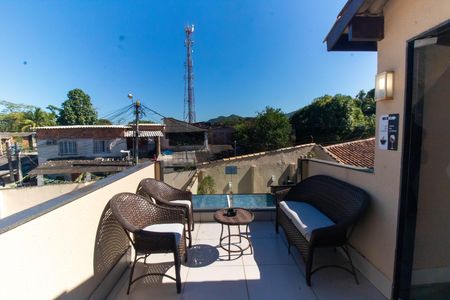 Casa de condomínio à venda com 189m², 3 quartos e 2 vagas Casa de condomínio à venda com 189m², 3 quartos e 2 vagasVaranda