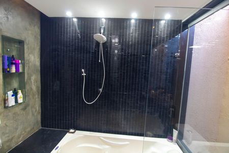 Casa de condomínio à venda com 189m², 3 quartos e 2 vagas Casa de condomínio à venda com 189m², 3 quartos e 2 vagasBanheiro da Suíte