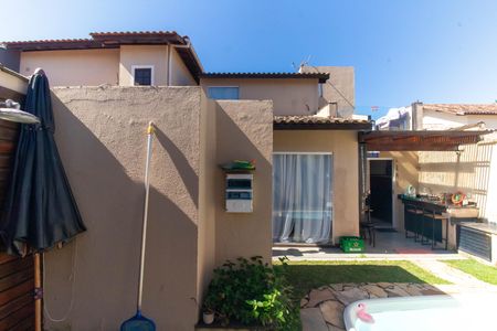Casa de condomínio à venda com 189m², 3 quartos e 2 vagas Casa de condomínio à venda com 189m², 3 quartos e 2 vagasÁrea externa