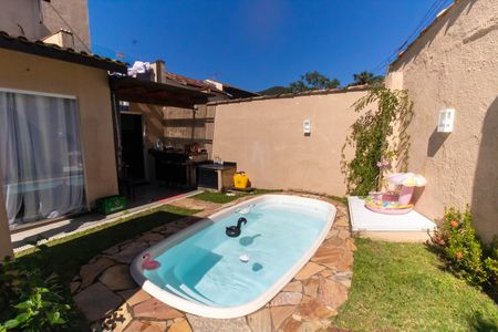 Casa de condomínio à venda com 189m², 3 quartos e 2 vagas Casa de condomínio à venda com 189m², 3 quartos e 2 vagasÁrea externa