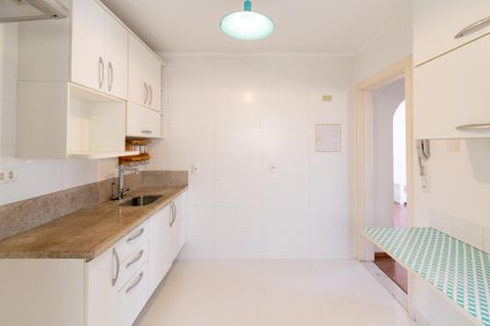 Cozinha de apartamento para alugar com 1 quarto, 44m² em Jardim Oriental, São Paulo