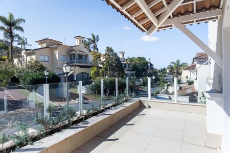 Casa de condomínio à venda com 340m², 3 quartos e 3 vagas Casa de condomínio à venda com 340m², 3 quartos e 3 vagasVaranda suite 1