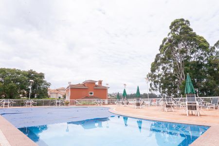 Casa de condomínio à venda com 340m², 3 quartos e 3 vagas Casa de condomínio à venda com 340m², 3 quartos e 3 vagasÁrea comum - Piscina