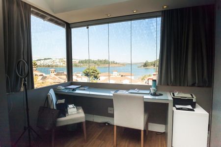 Casa de condomínio à venda com 340m², 3 quartos e 3 vagas Casa de condomínio à venda com 340m², 3 quartos e 3 vagashome office suite 2 - master