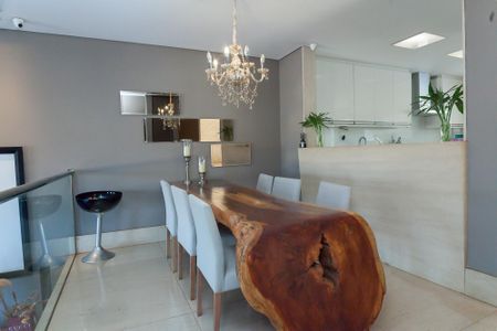 Casa de condomínio à venda com 340m², 3 quartos e 3 vagas Casa de condomínio à venda com 340m², 3 quartos e 3 vagasSala de Jantar