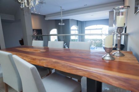 Casa de condomínio à venda com 340m², 3 quartos e 3 vagas Casa de condomínio à venda com 340m², 3 quartos e 3 vagasSala de Jantar
