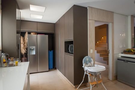 Casa de condomínio à venda com 340m², 3 quartos e 3 vagas Casa de condomínio à venda com 340m², 3 quartos e 3 vagasCozinha