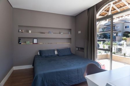 Casa de condomínio à venda com 340m², 3 quartos e 3 vagas Casa de condomínio à venda com 340m², 3 quartos e 3 vagassuite 1