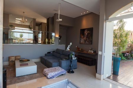 Casa de condomínio à venda com 340m², 3 quartos e 3 vagas Casa de condomínio à venda com 340m², 3 quartos e 3 vagassala