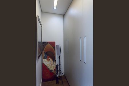 Casa de condomínio à venda com 340m², 3 quartos e 3 vagas Casa de condomínio à venda com 340m², 3 quartos e 3 vagasCloset da suíte 1