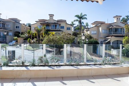 Casa de condomínio à venda com 340m², 3 quartos e 3 vagas Casa de condomínio à venda com 340m², 3 quartos e 3 vagasVaranda suite 1