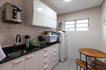 Casa para alugar com 200m², 2 quartos e 2 vagas Casa para alugar com 200m², 2 quartos e 2 vagasCozinha