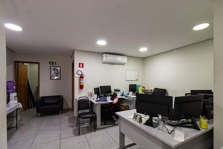 Casa para alugar com 200m², 2 quartos e 2 vagas Casa para alugar com 200m², 2 quartos e 2 vagasSala 3