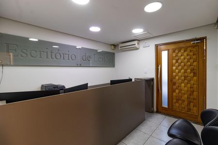 Casa para alugar com 200m², 2 quartos e 2 vagas Casa para alugar com 200m², 2 quartos e 2 vagasSala