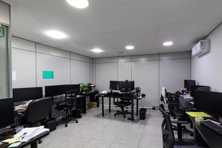 Casa para alugar com 200m², 2 quartos e 2 vagas Casa para alugar com 200m², 2 quartos e 2 vagasSala 5