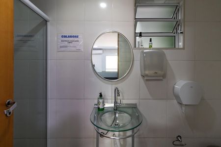 Casa para alugar com 200m², 2 quartos e 2 vagas Casa para alugar com 200m², 2 quartos e 2 vagasBanheiro