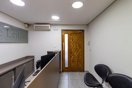 Casa para alugar com 200m², 2 quartos e 2 vagas Casa para alugar com 200m², 2 quartos e 2 vagasSala