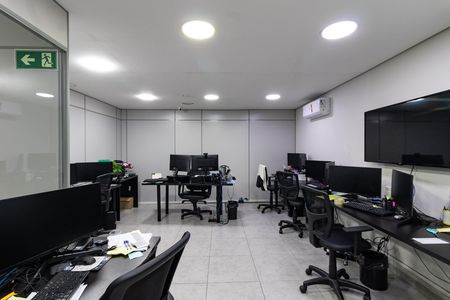 Casa para alugar com 200m², 2 quartos e 2 vagas Casa para alugar com 200m², 2 quartos e 2 vagasSala 5