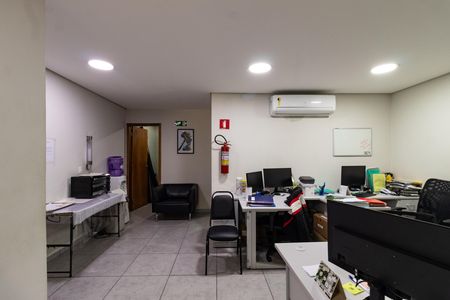 Casa para alugar com 200m², 2 quartos e 2 vagas Casa para alugar com 200m², 2 quartos e 2 vagasSala 3
