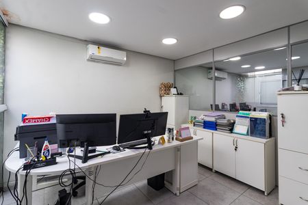Casa para alugar com 200m², 2 quartos e 2 vagas Casa para alugar com 200m², 2 quartos e 2 vagasSala 5