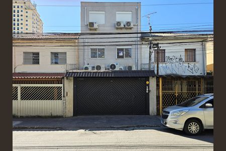 Fachada de casa à venda com 2 quartos, 200m² em Várzea da Barra Funda, São Paulo