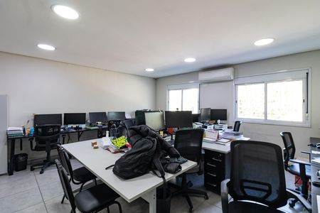 Casa para alugar com 200m², 2 quartos e 2 vagas Casa para alugar com 200m², 2 quartos e 2 vagasSala 4