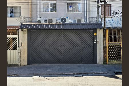 Casa para alugar com 200m², 2 quartos e 2 vagas Casa para alugar com 200m², 2 quartos e 2 vagasFachada