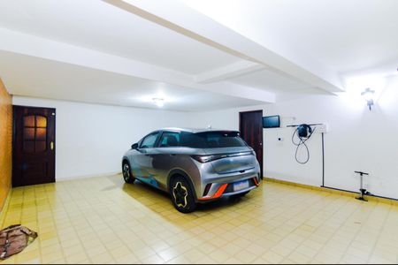 Garagem de casa à venda com 4 quartos, 245m² em Vila Galvão, Guarulhos