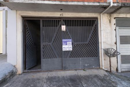 Fachada / Placa  de casa para alugar com 1 quarto, 127m² em Jardim Recanto Verde, São Paulo