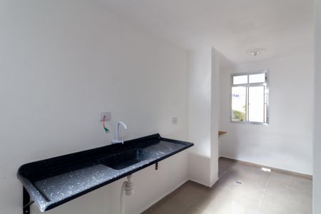Cozinha/Área de serviço de apartamento para alugar com 2 quartos, 45m² em Conjunto Habitacional Fazenda do Carmo, São Paulo