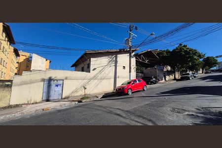 Fachada de apartamento para alugar com 2 quartos, 45m² em Conjunto Habitacional Fazenda do Carmo, São Paulo