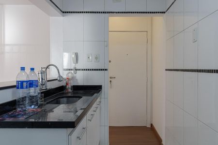 Cozinha de apartamento para alugar com 3 quartos, 62m² em Vila Uberabinha, São Paulo