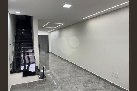 Casa à venda com 3 quartos, 178m² em Vila Carrão, São Paulo