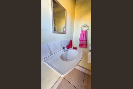 Casa à venda com 60m², 2 quartos e sem vaga Casa à venda com 60m², 2 quartos e sem vagaBanheiro 2