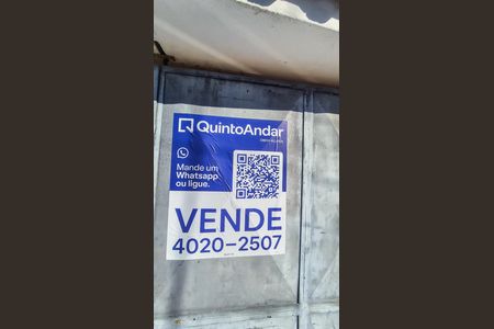 Casa à venda com 60m², 2 quartos e sem vaga Casa à venda com 60m², 2 quartos e sem vagaAdesivo Grande