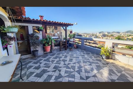 Casa à venda com 60m², 2 quartos e sem vaga Casa à venda com 60m², 2 quartos e sem vagaTerraço