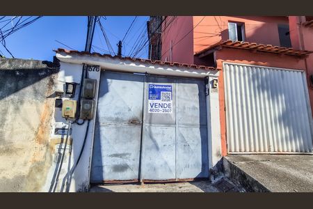 Casa à venda com 60m², 2 quartos e sem vaga Casa à venda com 60m², 2 quartos e sem vagaEntrada