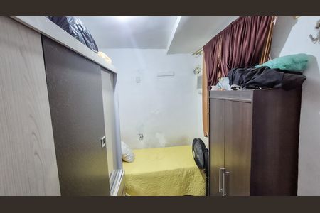 Quarto 1 de casa à venda com 2 quartos, 60m² em Irajá, Rio de Janeiro